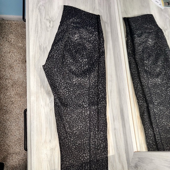 Fabletics Leggings (two pairs) - Picture 5 of 5